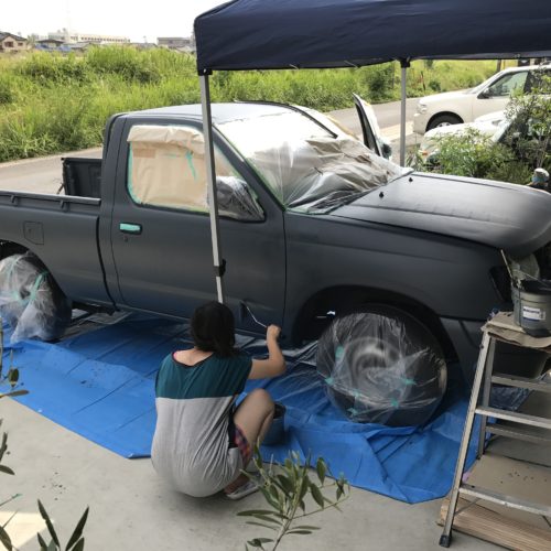 ダットサントラックを塗る