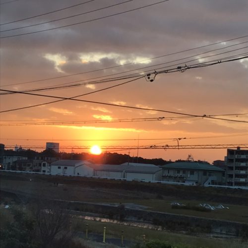 へいへいへいじつ